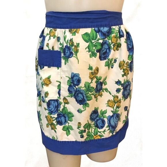 Vintage Mid Century 50s 60s Half Apron - Blue, Gold, and Green Rose Print - Picture 1 of 2